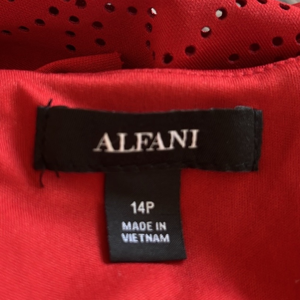 ALFANI Red Laser Cut Bell Sleeve Dress 14P NWT - Picture 12 of 13